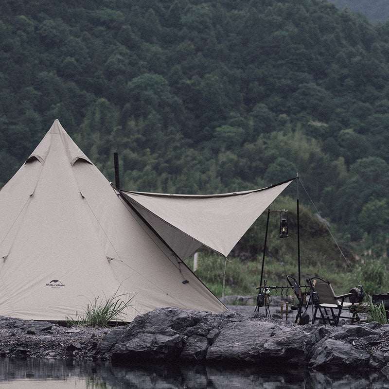 Tipi telt i ottekantet design med plads til 5-8 personer og robust 150D Oxford stof ved flodbred.