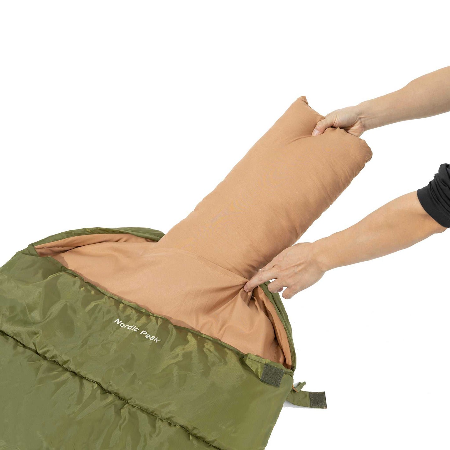Green and tan sleeping bag suitable for 200 cm person, water-resistant, breathable, for 5-10°C.