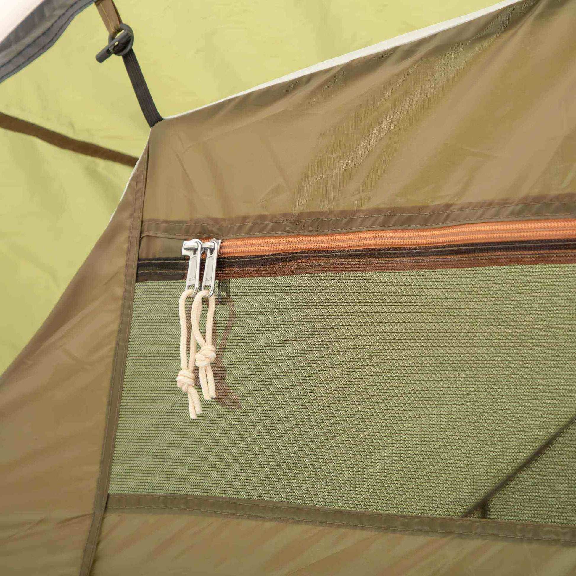 Gruppe telt - 6 personer med kraftige lynlåse og ventilationsåbning.