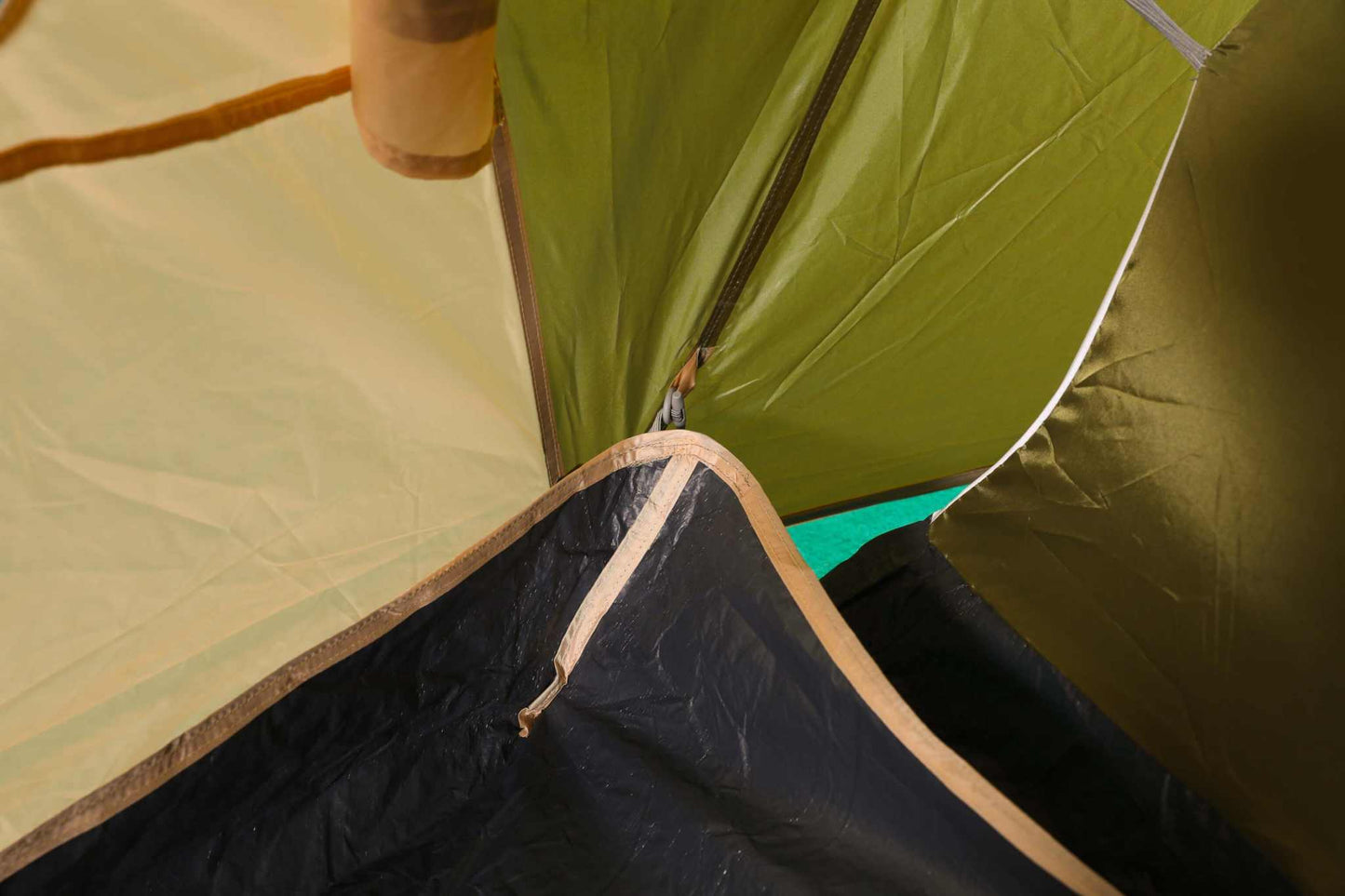 3 personers telt - Jura 3.0 Classic, robust og vandtæt med stærke lynlåse, velegnet til udendørs camping i alt slags vejr.